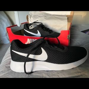 Black Nike Free - Women’s 10- NEW